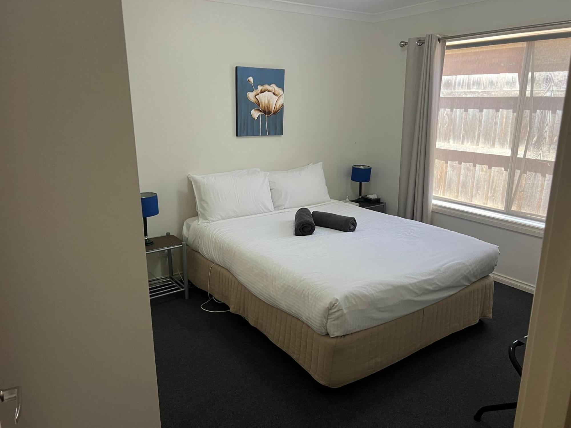 Melton Motor Inn And Apartments Екстериор снимка