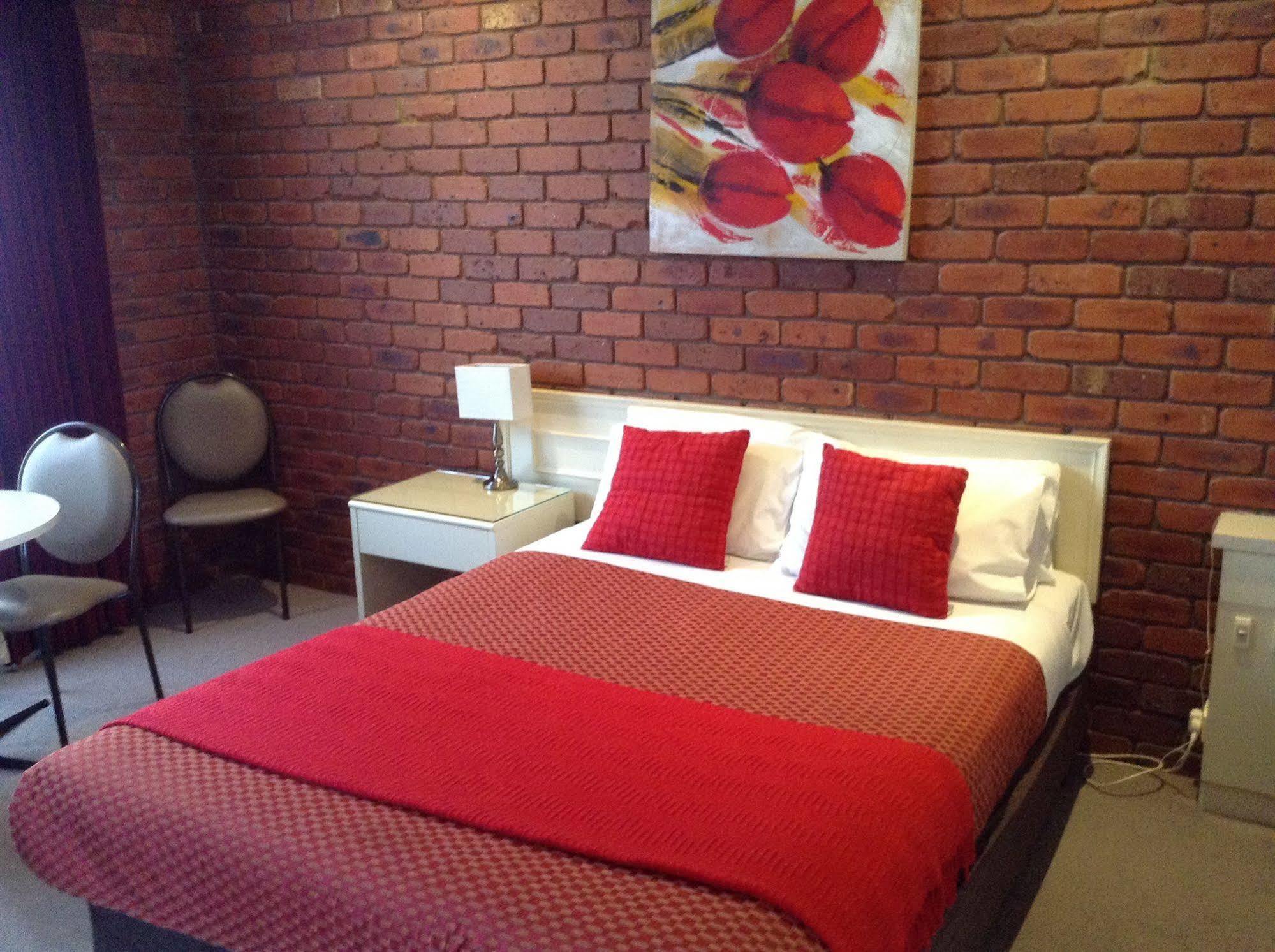 Melton Motor Inn And Apartments Екстериор снимка
