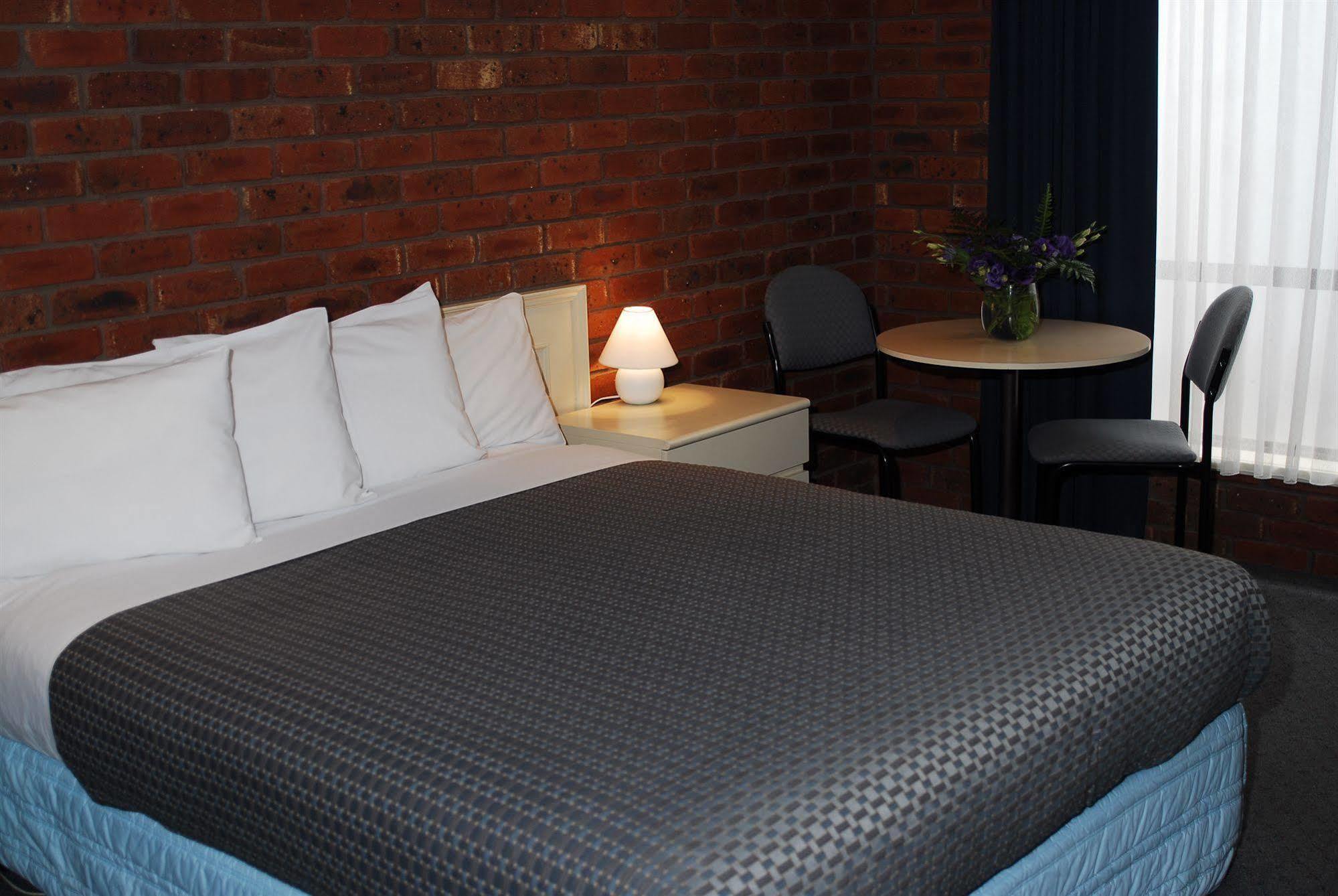 Melton Motor Inn And Apartments Екстериор снимка