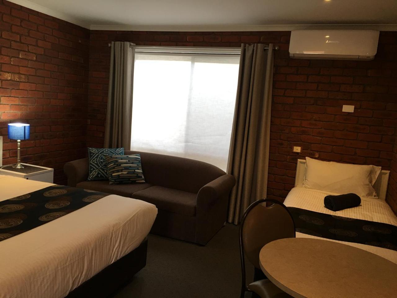 Melton Motor Inn And Apartments Екстериор снимка