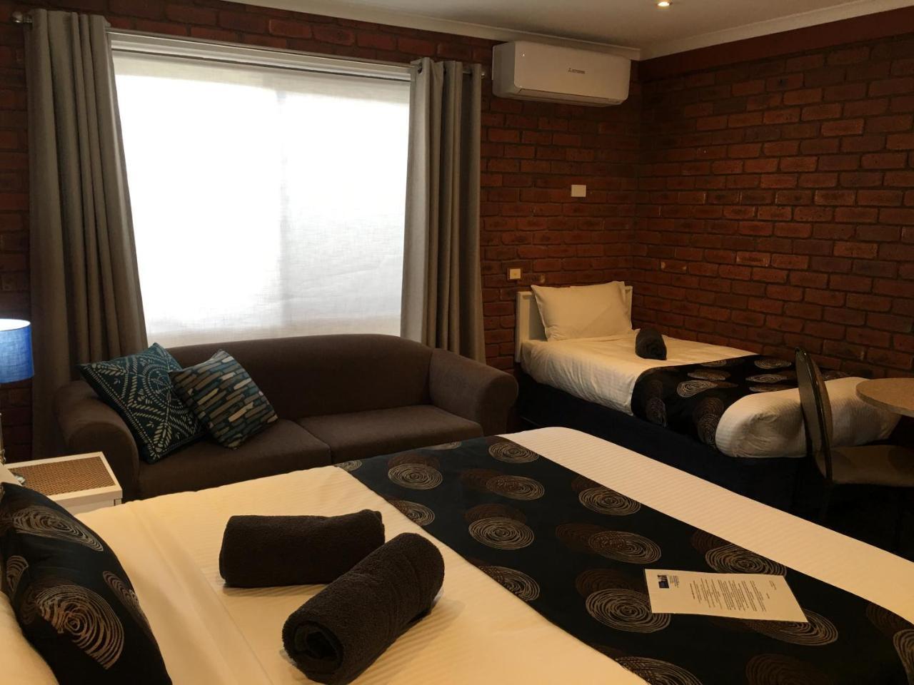 Melton Motor Inn And Apartments Екстериор снимка